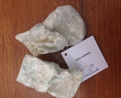 Pretend play Oven Mittens by A little bundle